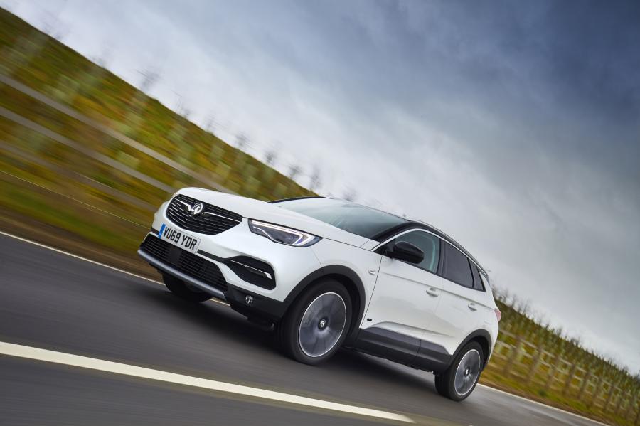  Vauxhall Grandland X Hybrid4 2020 года  (фото 7 из 40)